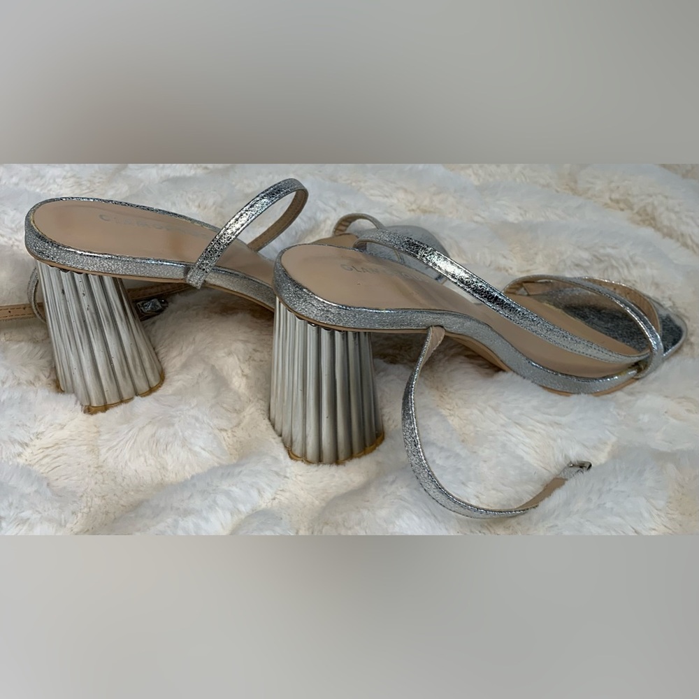 Glamorous fairly used shoe
